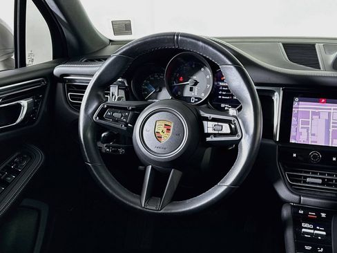 Certified 2024 Porsche Macan AWD/4WD image 12