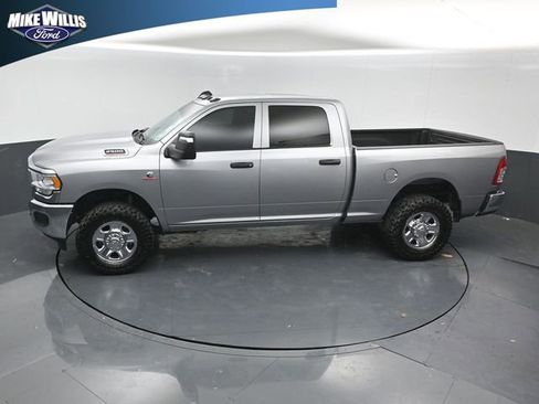 Used 2024 RAM 2500 Tradesman w/ Chrome Appearance Group AWD/4WD image 12