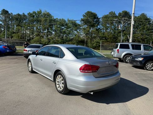 Used 2013 Volkswagen Passat 2.5 S FWD image 3