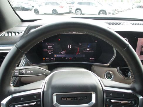 Used 2023 GMC Canyon Denali image 30
