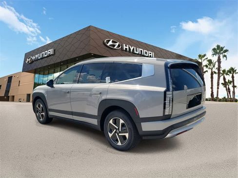 New 2026 Hyundai Ioniq 9 SE image 2