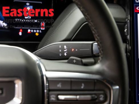 Used 2025 GMC Yukon XL Denali AWD/4WD image 13