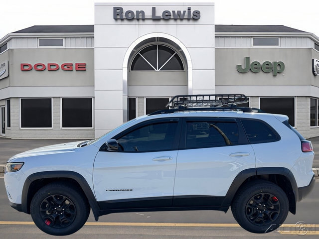 Used 2022 Jeep Cherokee Latitude w/ Trailer Tow Group AWD/4WD image 1