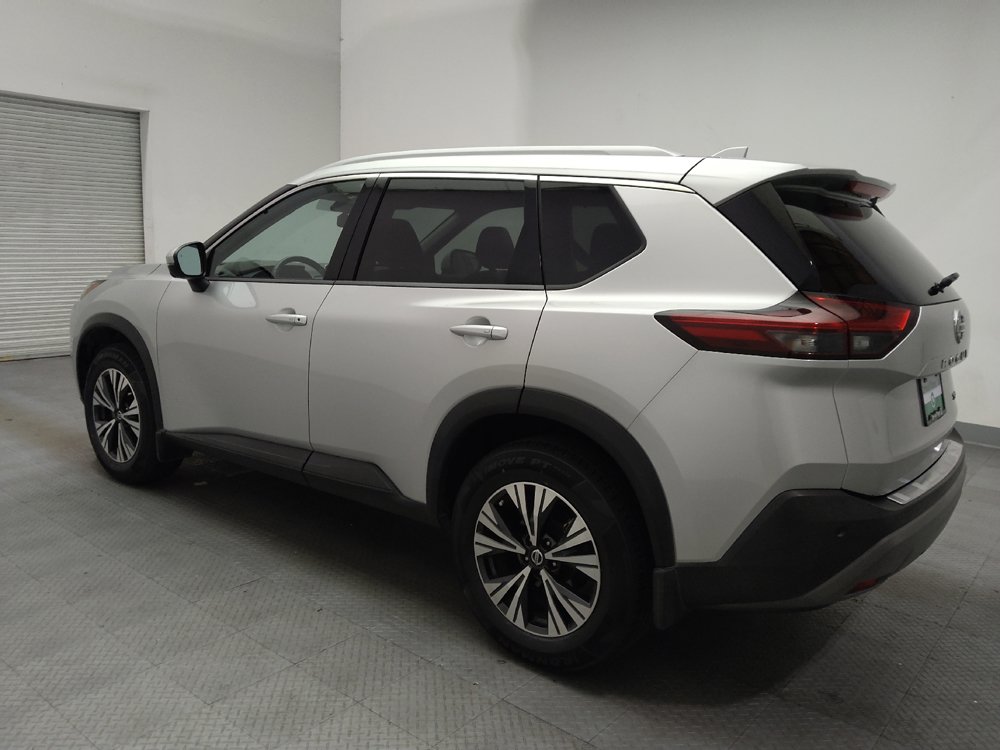 Used 2021 Nissan Rogue SV w/ Premium Package FWD image 3