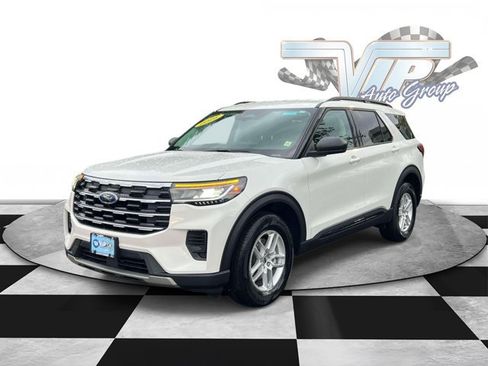 Used 2026 Ford Explorer Active AWD/4WD image 4