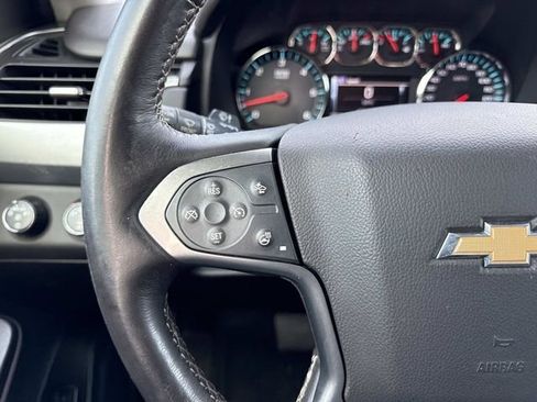 Used 2016 Chevrolet Suburban LT image 19