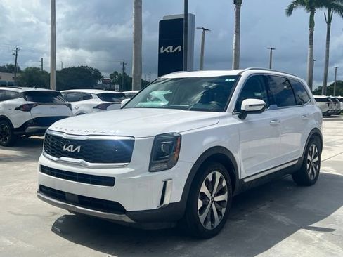 Used 2022 Kia Telluride S AWD/4WD image 3