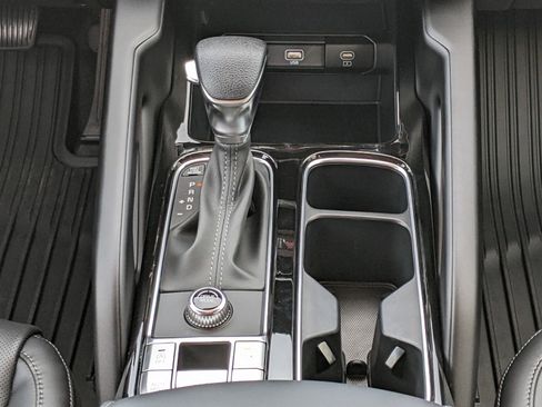 Used 2025 Kia Telluride LX image 16