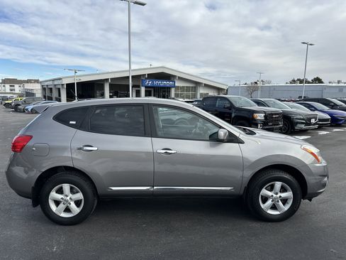 Used 2013 Nissan Rogue S w/ Special Edition Pkg image 4
