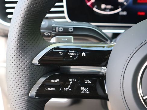 New 2026 Mercedes-Benz GLS 450 4MATIC image 32