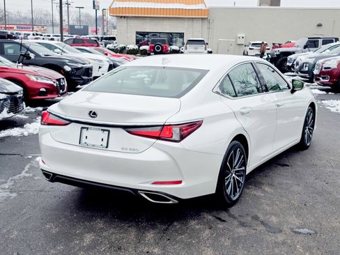 Used 2023 Lexus ES 350 w/ Premium Package image 15