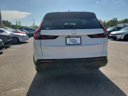 Used 2024 Honda CR-V EX image 5