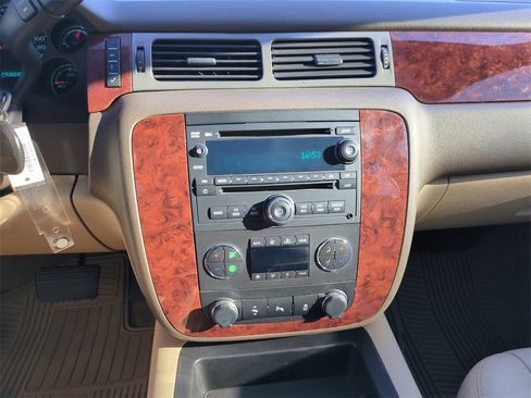 Used 2013 Chevrolet Suburban LT w/ All-Star Edition image 12