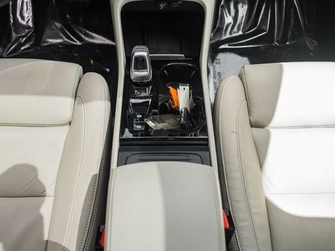 Certified 2023 Volvo XC40 B5 Ultimate w/ Protection Package Premier AWD/4WD image 33
