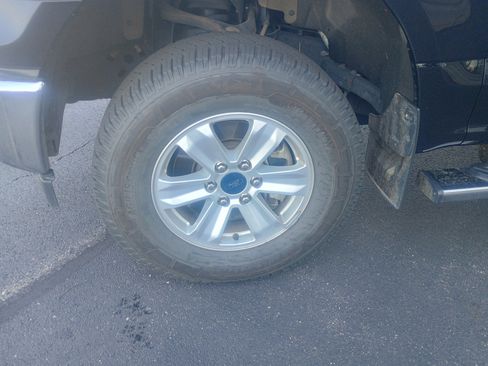 Used 2017 Ford F150 XLT image 4