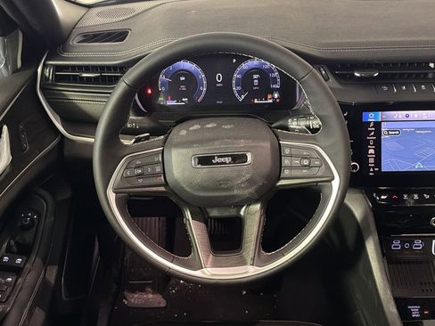 New 2026 Jeep Grand Cherokee Limited image 24