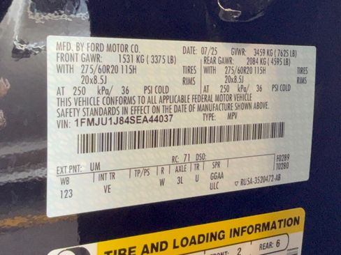 Used 2025 Ford Expedition Active AWD/4WD image 32
