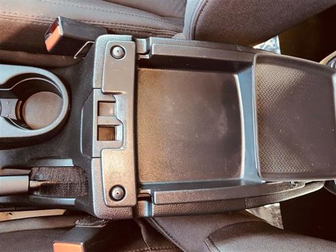 Used 2017 Jeep Wrangler Unlimited Sport w/ Connectivity Group image 39