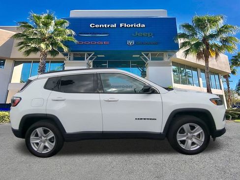 Certified 2022 Jeep Compass Latitude image 4