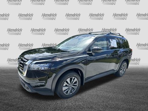 Used 2025 Nissan Pathfinder SV AWD/4WD image 5