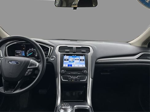 Used 2017 Ford Fusion SE w/ Fusion SE Technology Package FWD image 26