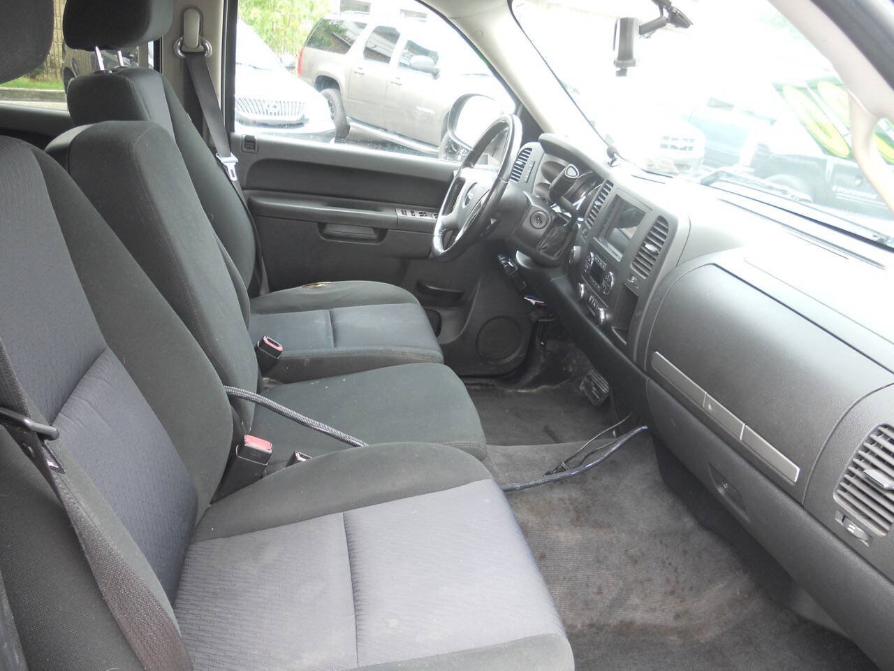 Used 2010 GMC Sierra 1500 SLE w/ (PDW) Pro Sport Package AWD/4WD image 18