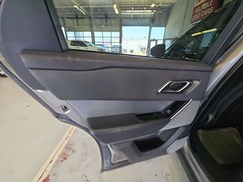 Used 2018 Land Rover Range Rover Velar R-Dynamic SE AWD/4WD image 12
