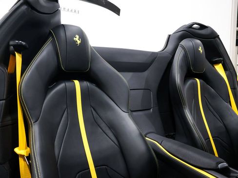 Used 2022 Ferrari 812 GTS RWD image 63