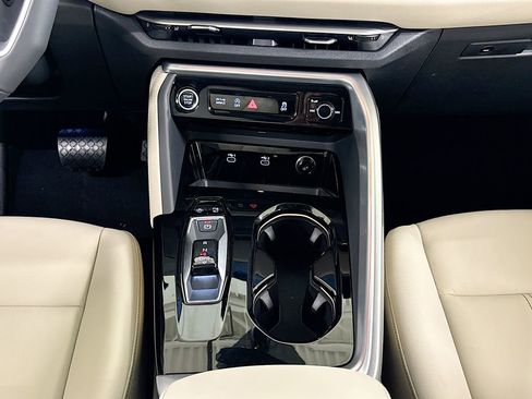 New 2025 Audi Q5 Premium Plus image 13