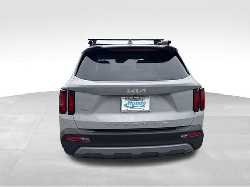 Used 2022 Kia Sorento S w/ Option Group 015 image 7