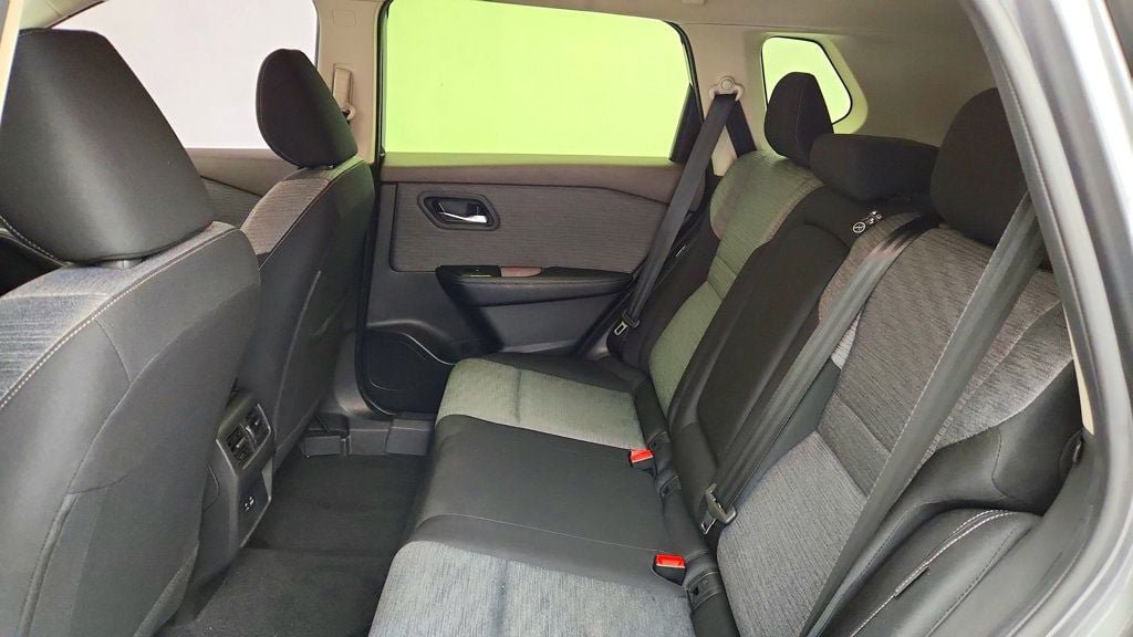 Used 2023 Nissan Rogue SV FWD image 20