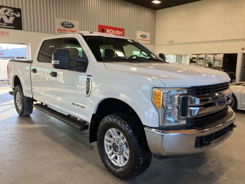 Used 2017 Ford F250 XLT image 3
