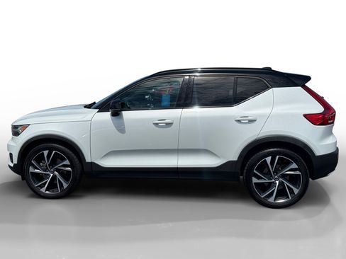 Used 2019 Volvo XC40 T5 R-Design AWD/4WD image 2