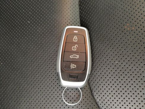 Used 2022 Jeep Cherokee Latitude Lux AWD/4WD image 32
