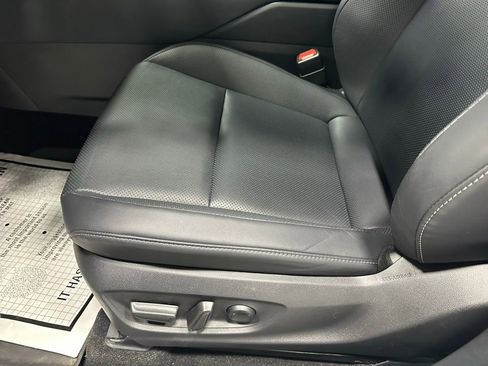 Used 2025 Toyota Crown Signia image 13