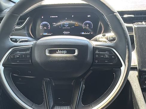 Used 2023 Jeep Grand Cherokee L Laredo AWD/4WD image 11
