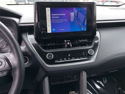 Used 2023 Toyota Corolla Cross LE image 19