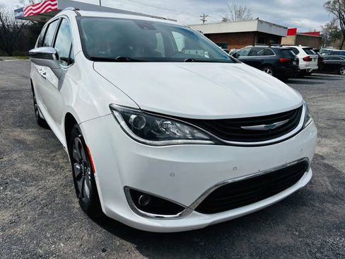 Used 2018 Chrysler Pacifica Limited w/ Advanced Safetytec Group image 13