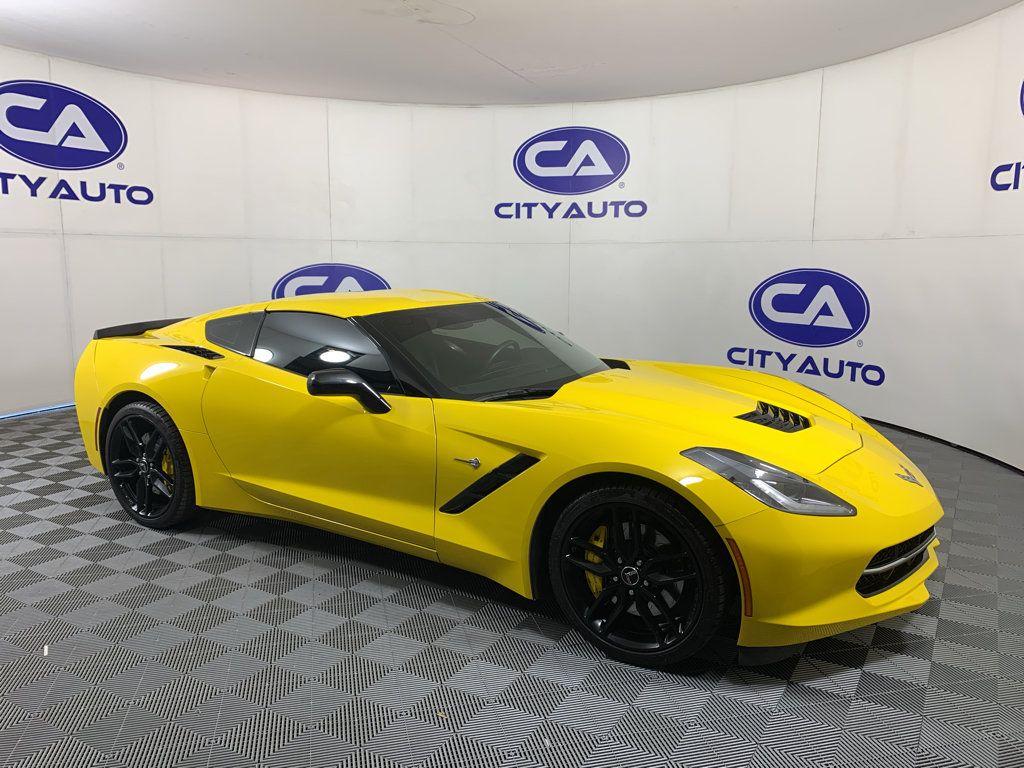 Used 2015 Chevrolet Corvette Stingray Coupe RWD image 1
