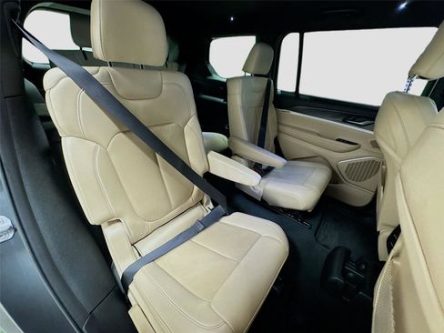 Used 2023 Jeep Grand Cherokee L Limited w/ Luxury Tech Group II image 28