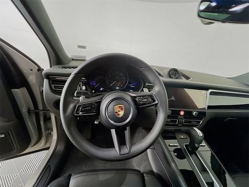 New 2026 Porsche Macan image 12