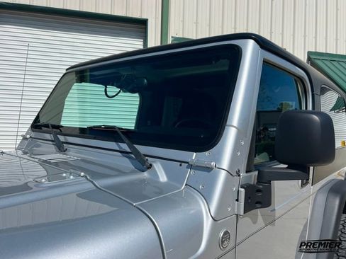 Used 2005 Jeep Wrangler Unlimited image 33