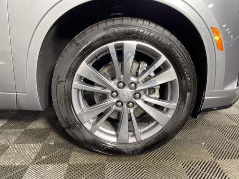 Used 2025 Cadillac XT6 Premium Luxury image 8