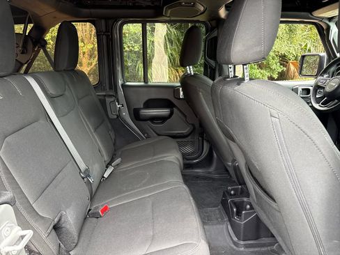 Used 2018 Jeep Wrangler Unlimited Sport S AWD/4WD image 29