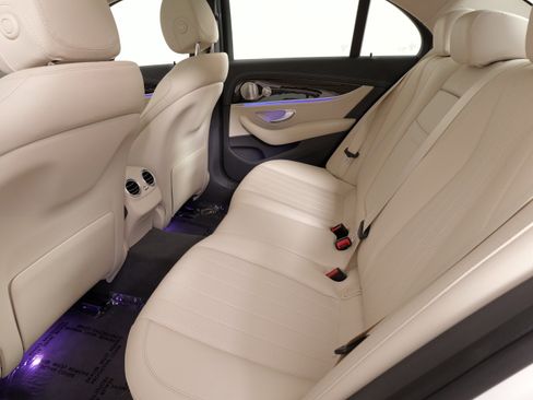 Used 2021 Mercedes-Benz E 350 E 350 4MATIC w/ Premium Package image 38