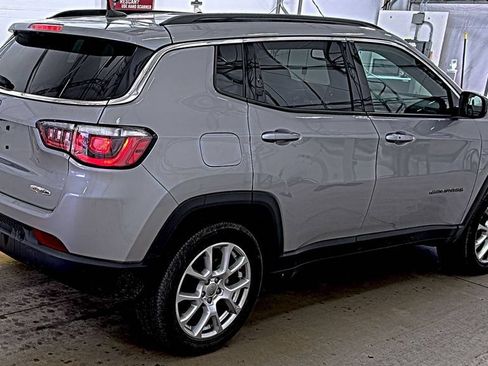 Used 2023 Jeep Compass Latitude AWD/4WD image 4