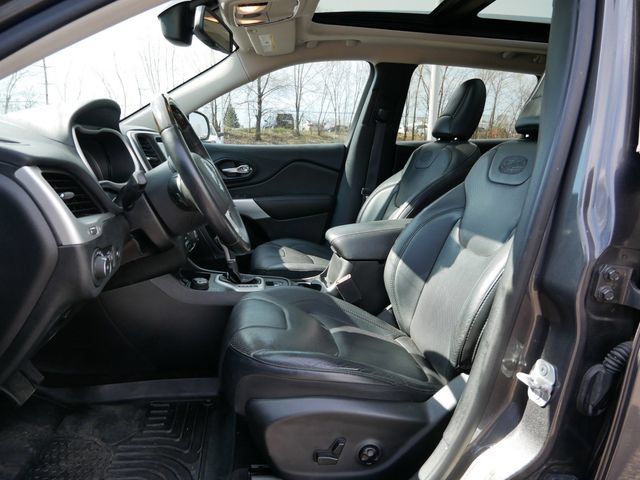 Used 2018 Jeep Cherokee Overland w/ Heavy Duty Protection Group AWD/4WD image 14