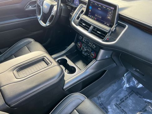 Used 2021 Chevrolet Tahoe Premier w/ Premium Package image 18