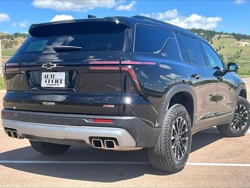 Used 2025 Chevrolet Traverse Z71 AWD/4WD image 5