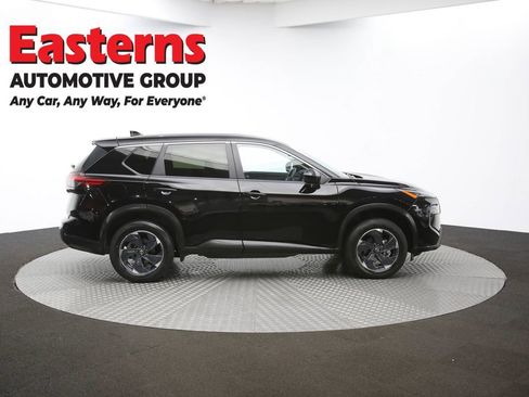 Used 2024 Nissan Rogue SV image 44